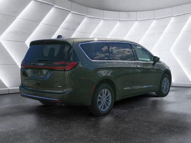 2027 Chrysler Pacifica Select AWD