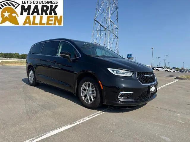 2023 Chrysler Pacifica Touring L for sale in Glenpool, OK