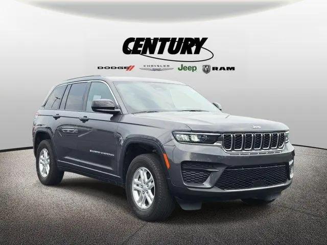 2025 Jeep Grand Cherokee Laredo 4x4 for sale in Wentzville, MO