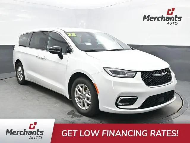 2025 Chrysler Pacifica Select for sale in Hooksett, NH