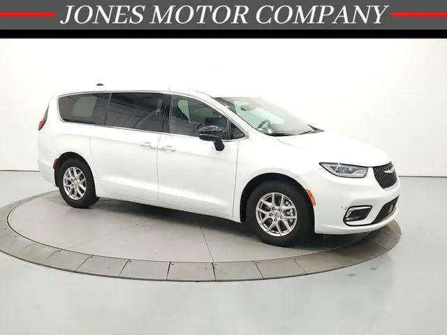 2025 Chrysler Pacifica Select for sale in Humboldt, TN