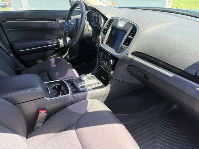 2023 Chrysler 300 Touring