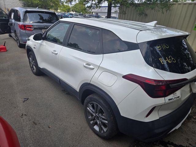2021 Kia Seltos LX 2021 Kia Seltos LX
