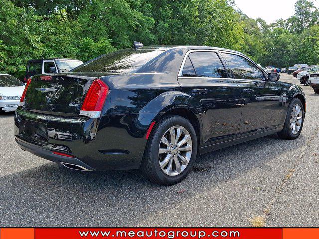 2019 Chrysler 300 Touring