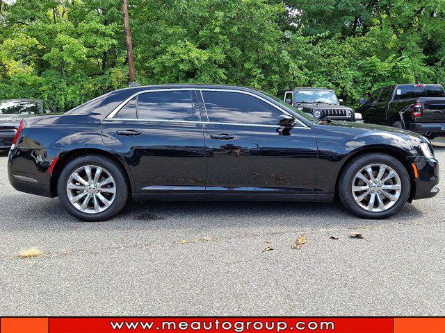 2019 Chrysler 300 Touring