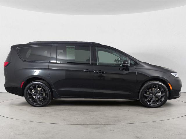 2023 Chrysler Pacifica Limited AWD