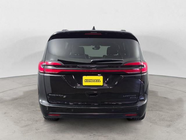 2023 Chrysler Pacifica Limited AWD