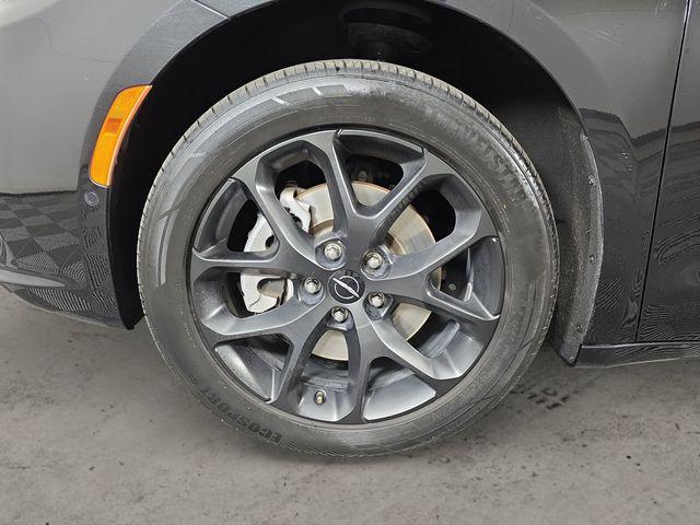 2023 Chrysler Pacifica Limited AWD