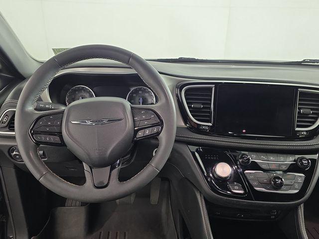 2023 Chrysler Pacifica Limited AWD