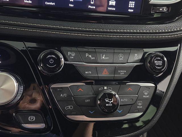 2023 Chrysler Pacifica Limited AWD