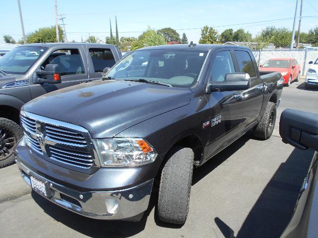 2017 Ram 1500 Big Horn Crew Cab 4x4 5'7" Box
