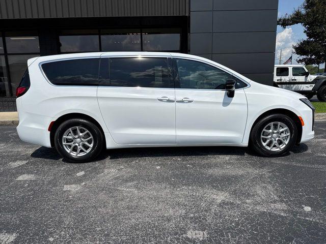 2027 Chrysler Pacifica PACIFICA SELECT