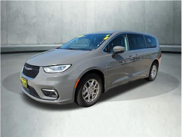 2023 Chrysler Pacifica Touring L for sale in Somersworth, NH