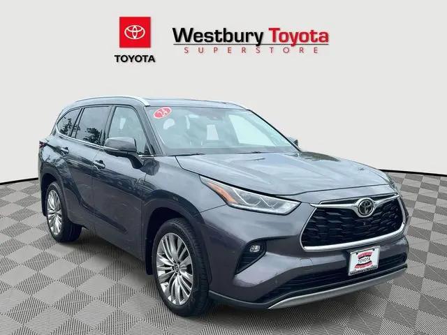 2024 Toyota Highlander LE for sale in Westbury, NY