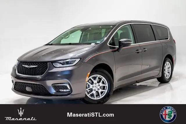 2023 Chrysler Pacifica Touring L for sale in St. Peters, MO