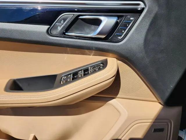 2021 Porsche Macan Macan