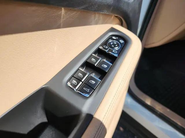 2021 Porsche Macan Macan