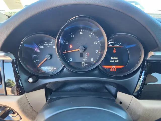2021 Porsche Macan Macan