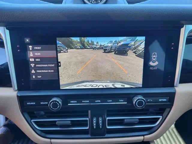 2021 Porsche Macan Macan