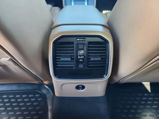 2021 Porsche Macan Macan