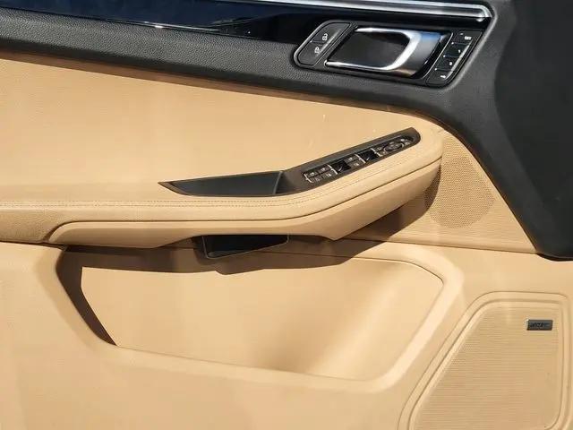 2021 Porsche Macan Macan
