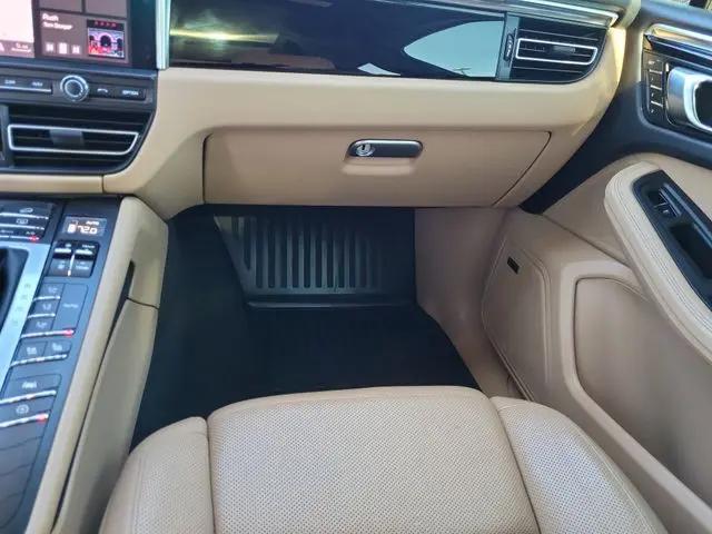 2021 Porsche Macan Macan