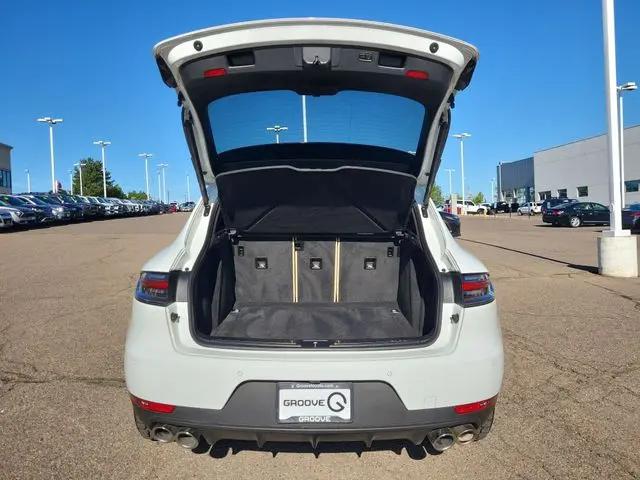 2021 Porsche Macan Macan