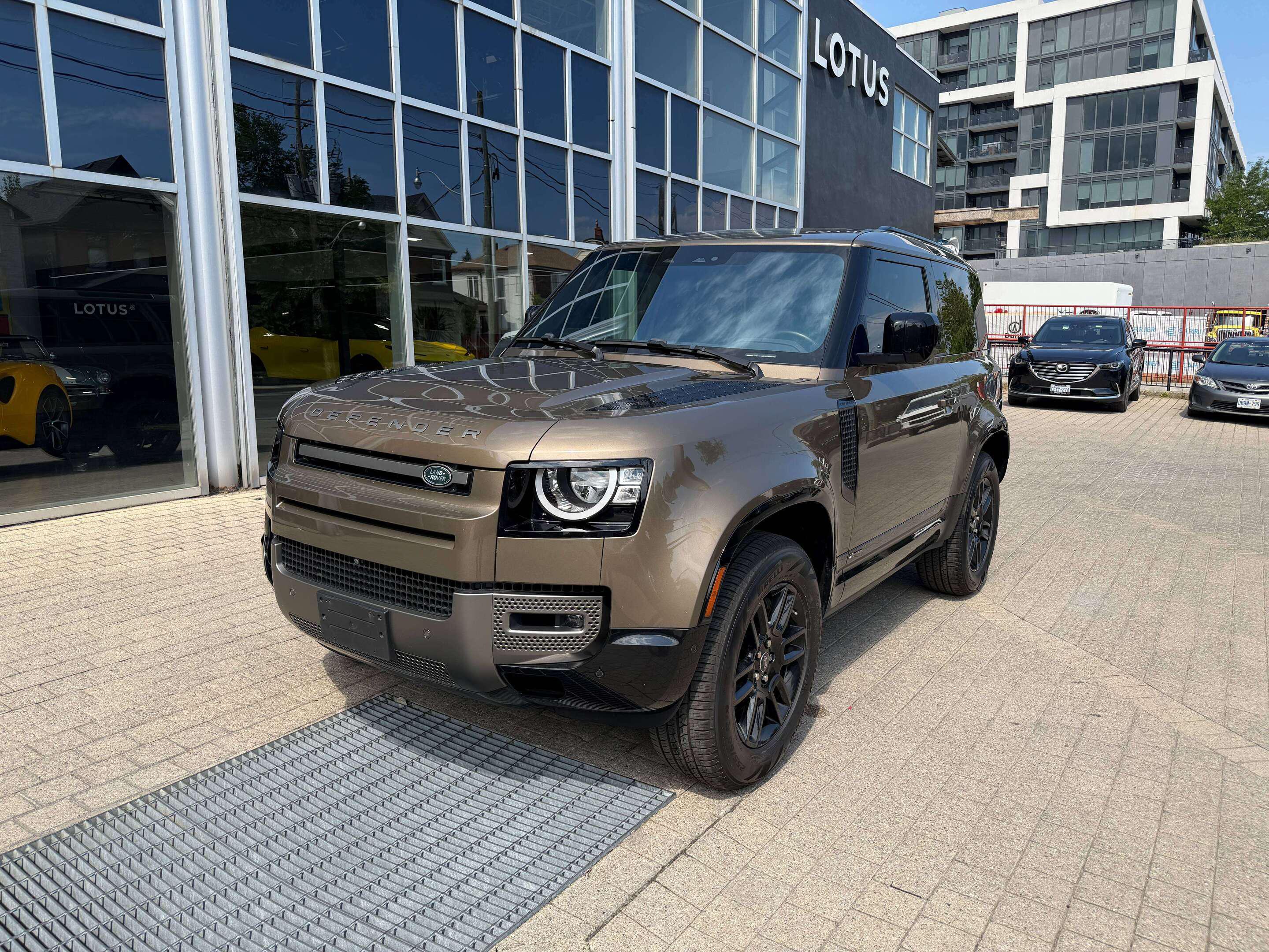 /2021 Land-Rover Defender