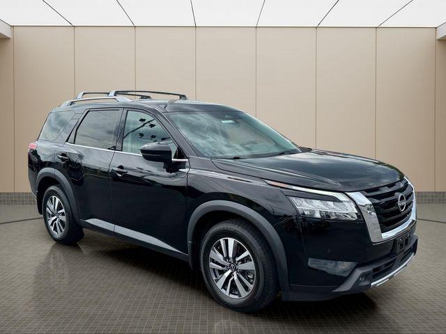 2023 Nissan Pathfinder SL 4WD