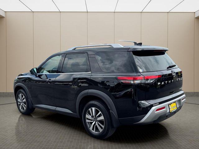 2023 Nissan Pathfinder SL 4WD