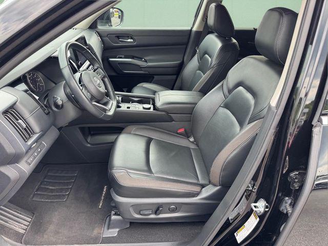 2023 Nissan Pathfinder SL 4WD