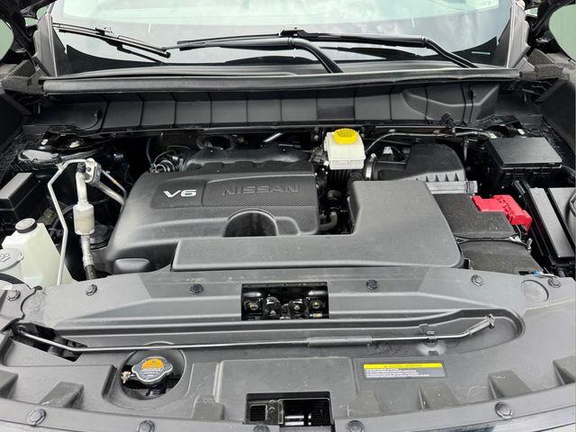2023 Nissan Pathfinder SL 4WD
