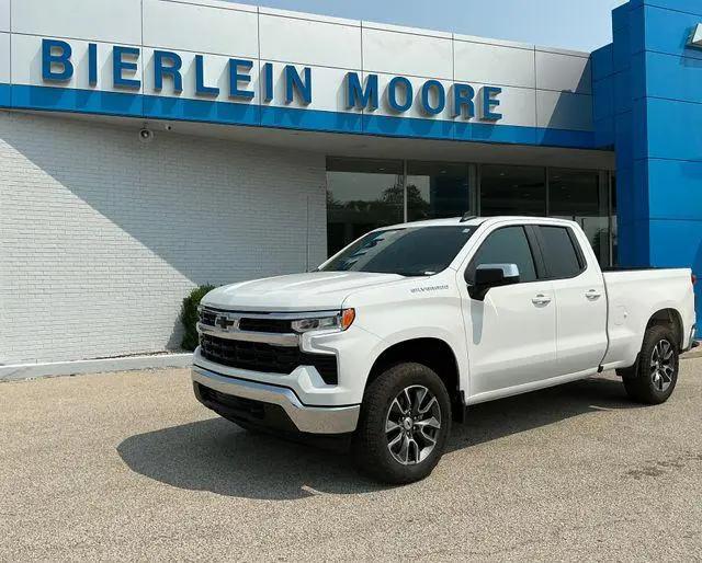 2023 Chevrolet Silverado 1500 4WD Double Cab Standard Bed LT with 2FT for sale in Sebewaing, MI