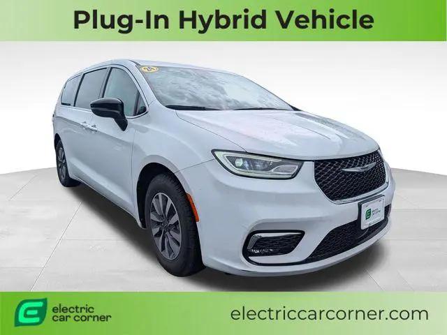 2024 Chrysler Pacifica Hybrid Select for sale in Farmington, NY