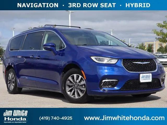 2021 Chrysler Pacifica Hybrid Touring L for sale in Maumee, OH