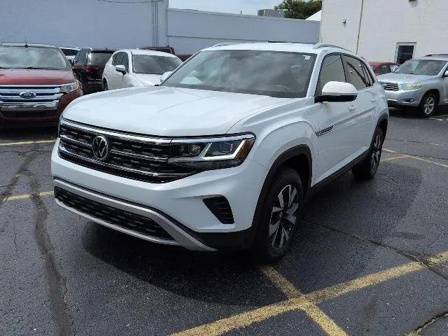 2022 Volkswagen Atlas Cross Sport 2.0T SE for sale in Livonia, MI