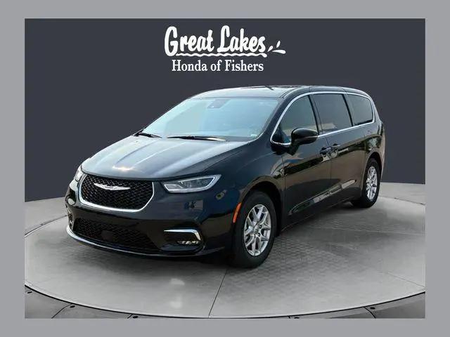 2025 Chrysler Pacifica Select for sale in Fishers, IN