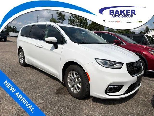 2023 Chrysler Pacifica Touring L for sale in Cadillac, MI