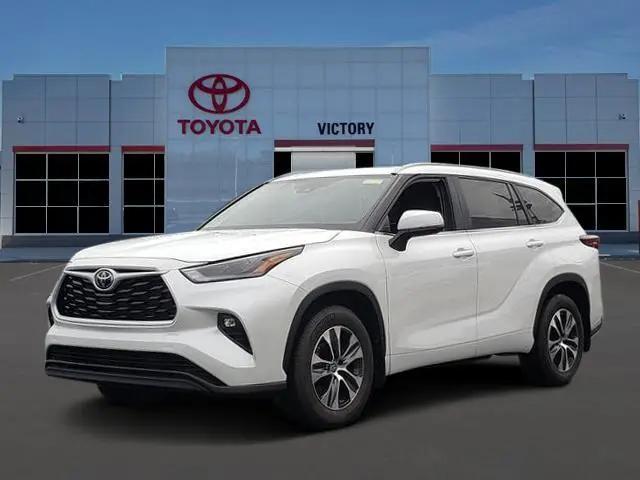 2024 Toyota Highlander XLE for sale in Austinburg, OH
