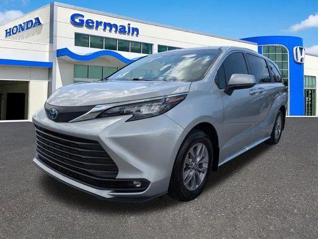 2025 Toyota Sienna XLE for sale in Naples, FL