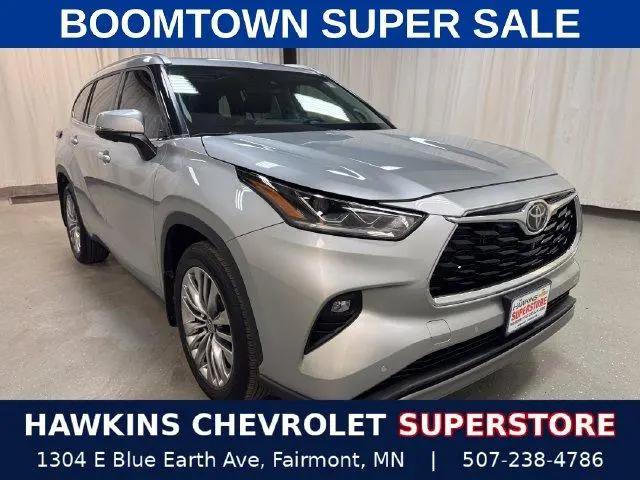 2024 Toyota Highlander Platinum for sale in Fairmont, MN