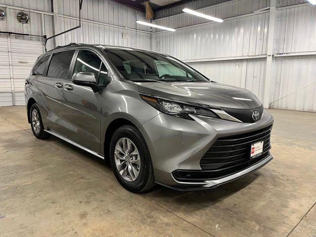 2026 Toyota Sienna 