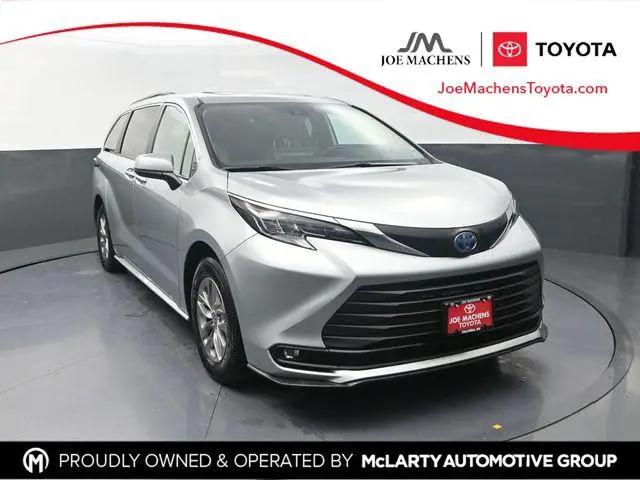 2025 Toyota Sienna XLE for sale in Columbia, MO