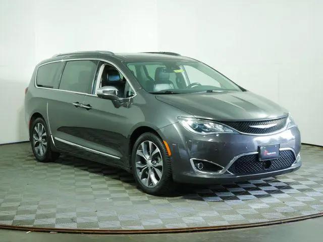 2018 Chrysler Pacifica Limited for sale in Shakopee, MN