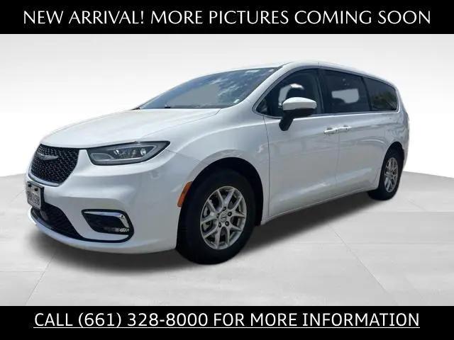 2023 Chrysler Pacifica Touring L for sale in Bakersfield, CA