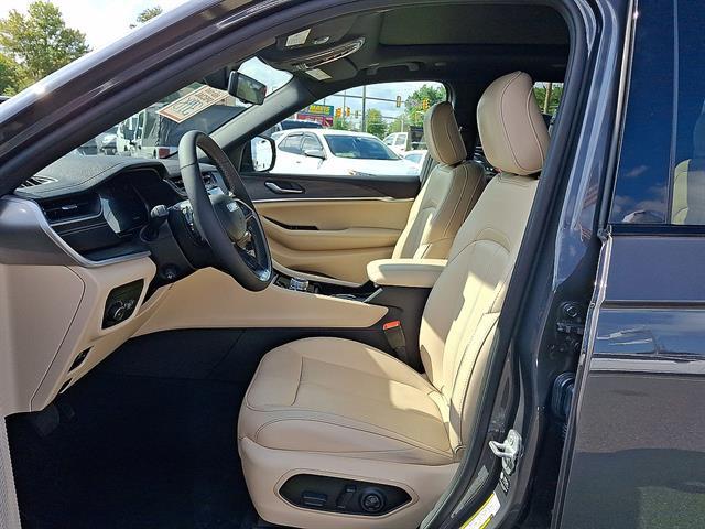2025 Jeep Grand Cherokee Limited - Photo 17