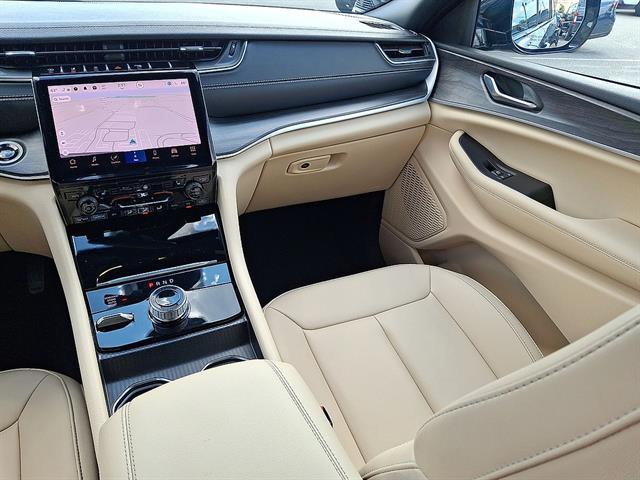 Used 2025 Jeep Grand Cherokee L Limited 4x4 For Sale in East Hanover, NJ