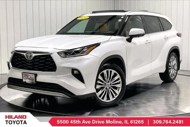 2024 Toyota Highlander Platinum for sale in Moline, IL