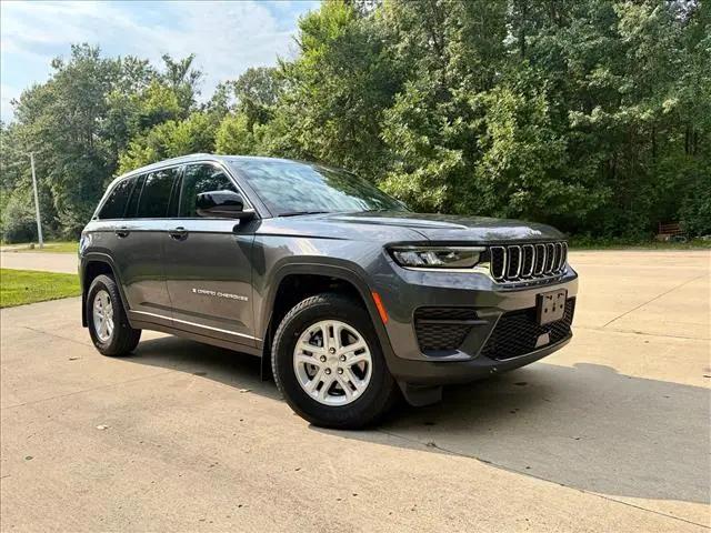 2024 Jeep Grand Cherokee Laredo 4x4 for sale in Salem, IL