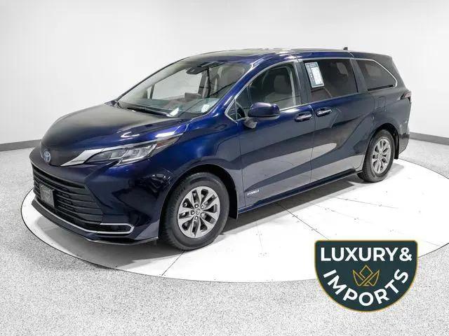 2021 Toyota Sienna XLE for sale in Leavenworth, KS